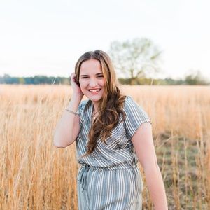 Meet your Posher, Lauren